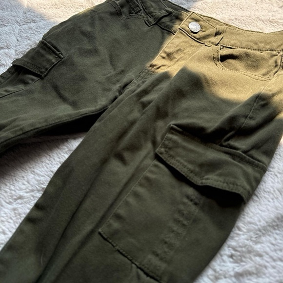 Olive green cargo pants - Picture 2 of 4